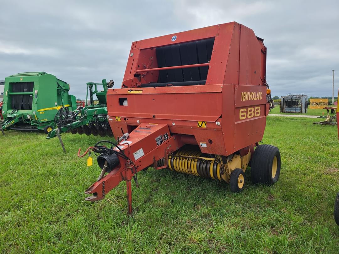 Image of New Holland 688 Primary image