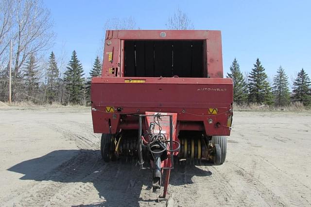Image of New Holland 688 equipment image 1