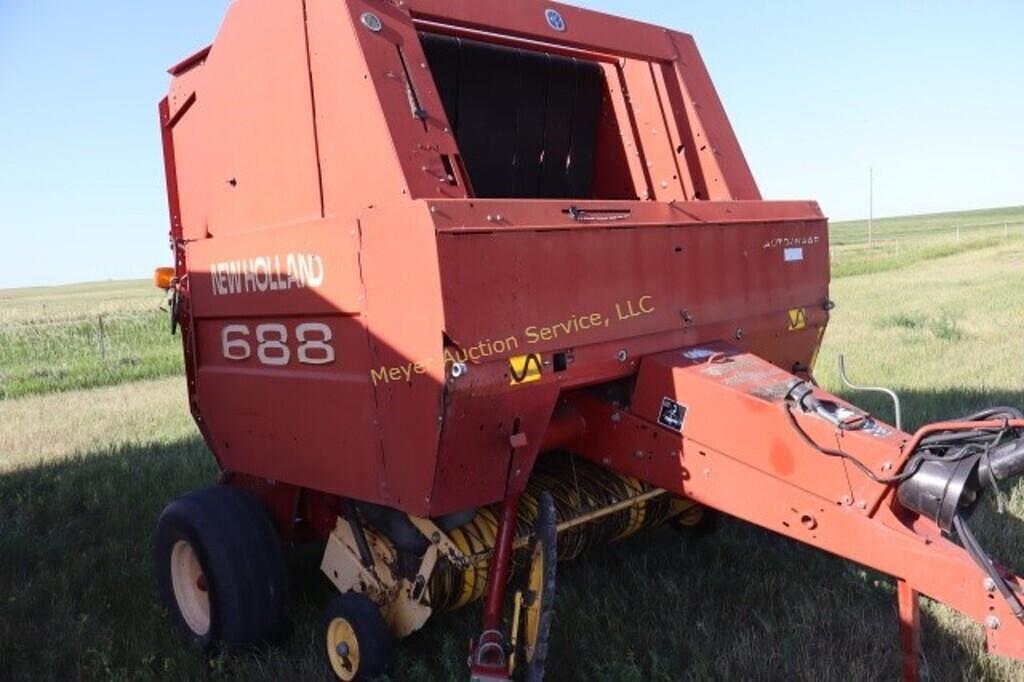 Image of New Holland 688 Primary image