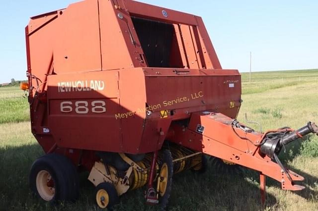 Image of New Holland 688 equipment image 1