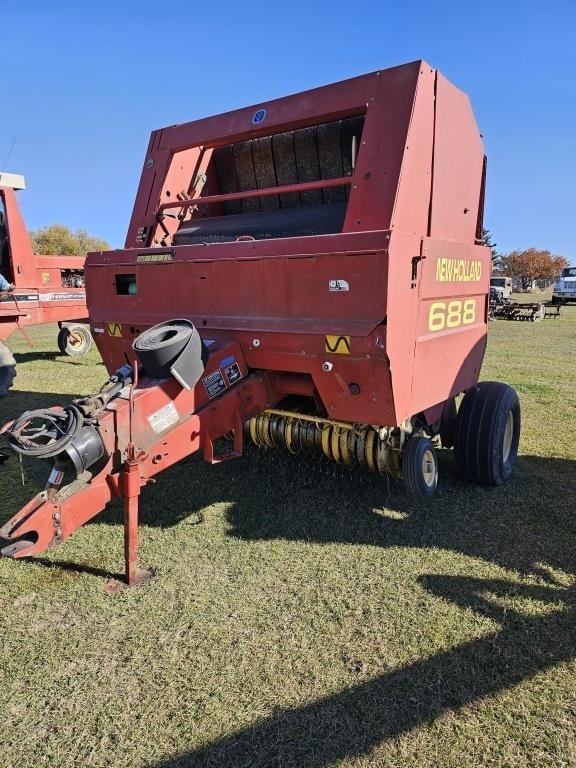 Image of New Holland 688 Primary image