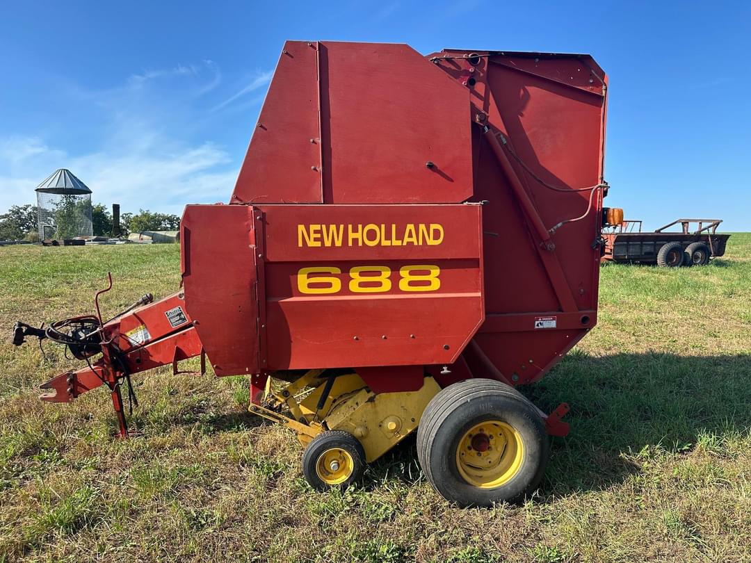 Image of New Holland 688 Primary image