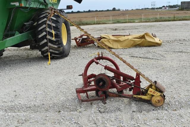 Image of New Holland 451 equipment image 1