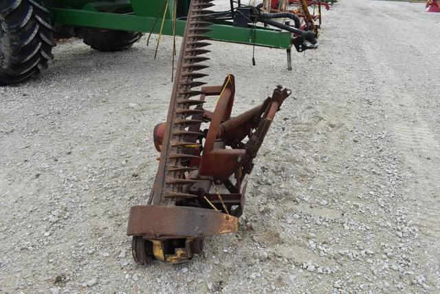 Image of New Holland 451 equipment image 4