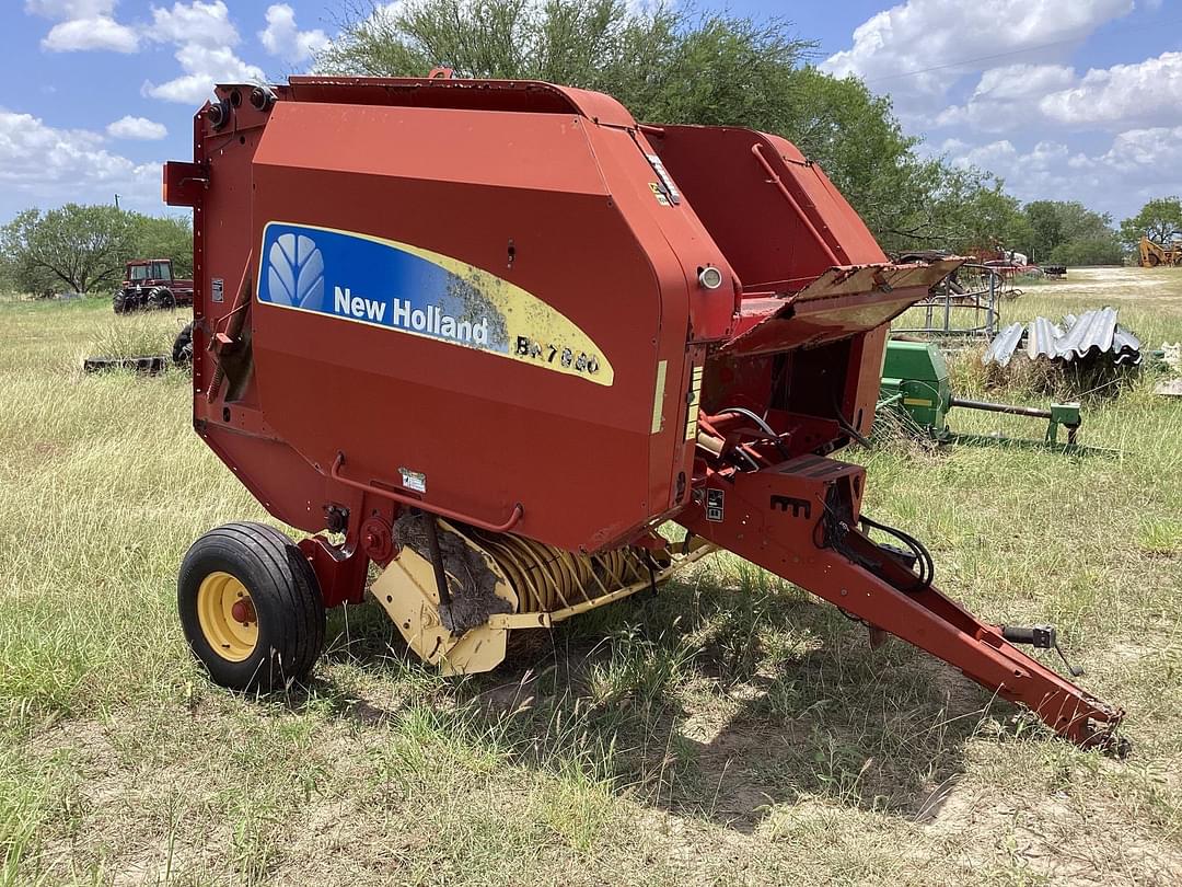 Image of New Holland BR7060 Image 0