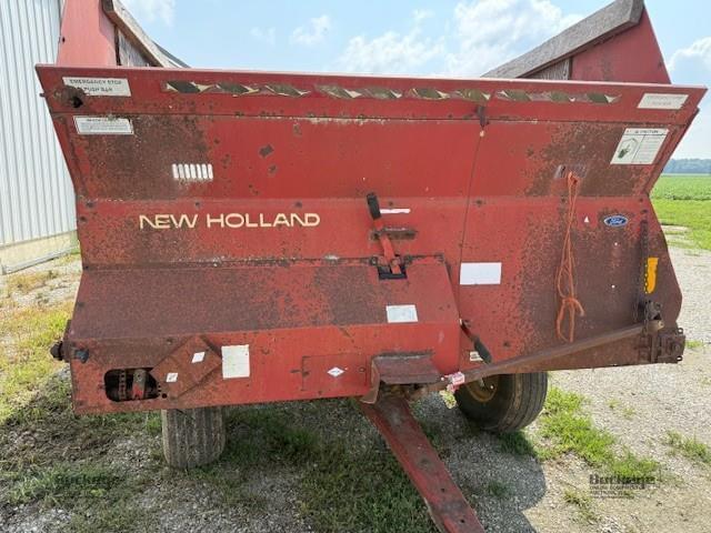 Image of New Holland 716 equipment image 2