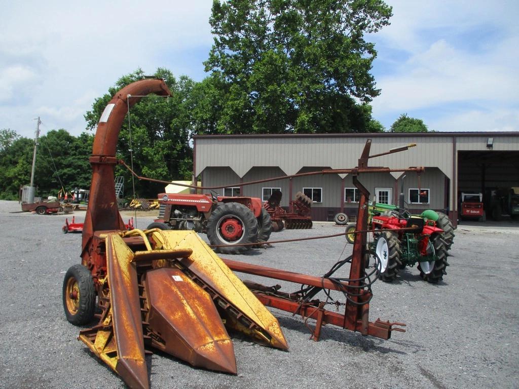 Image of New Holland 717 Primary image