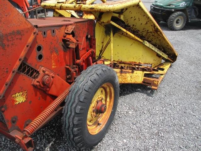 Image of New Holland 717 equipment image 3