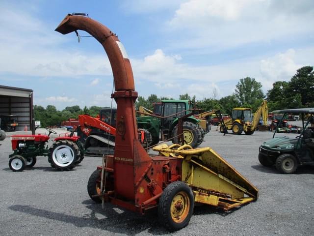 Image of New Holland 717 equipment image 2