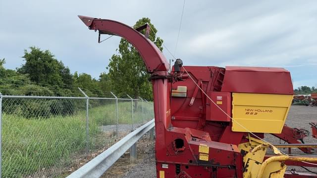Image of New Holland 718 equipment image 2