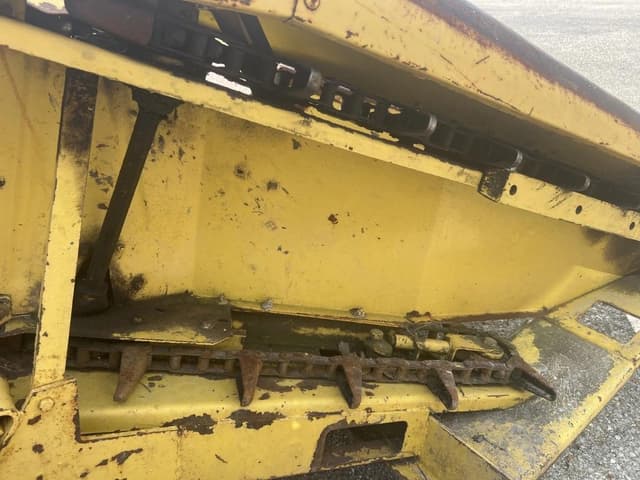 Image of New Holland 718 equipment image 3