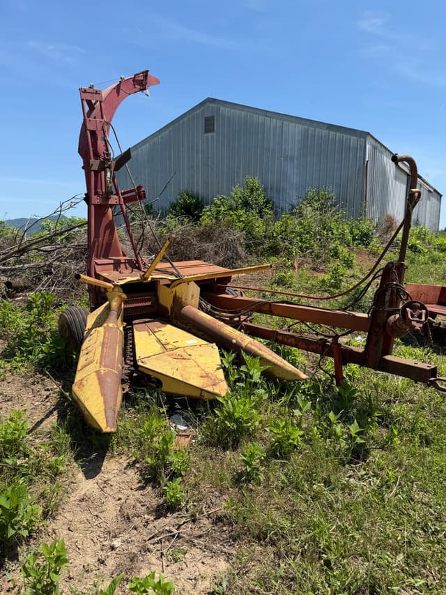 Image of New Holland 718 equipment image 1