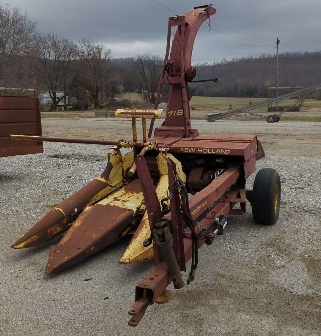 Image of New Holland 718 Primary image