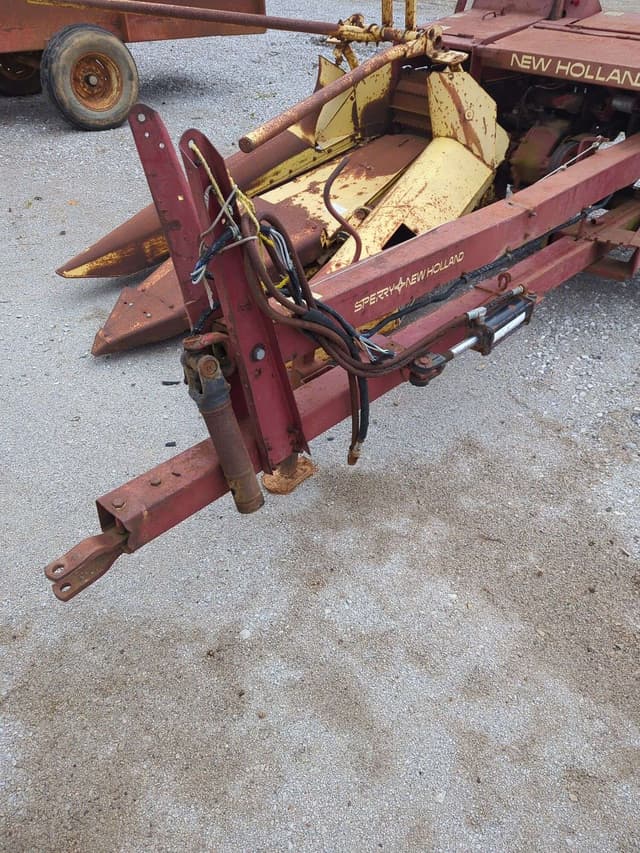 Image of New Holland 718 equipment image 1