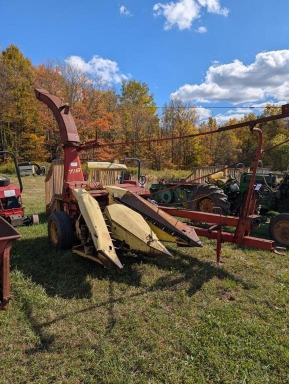 Image of New Holland 718 equipment image 2