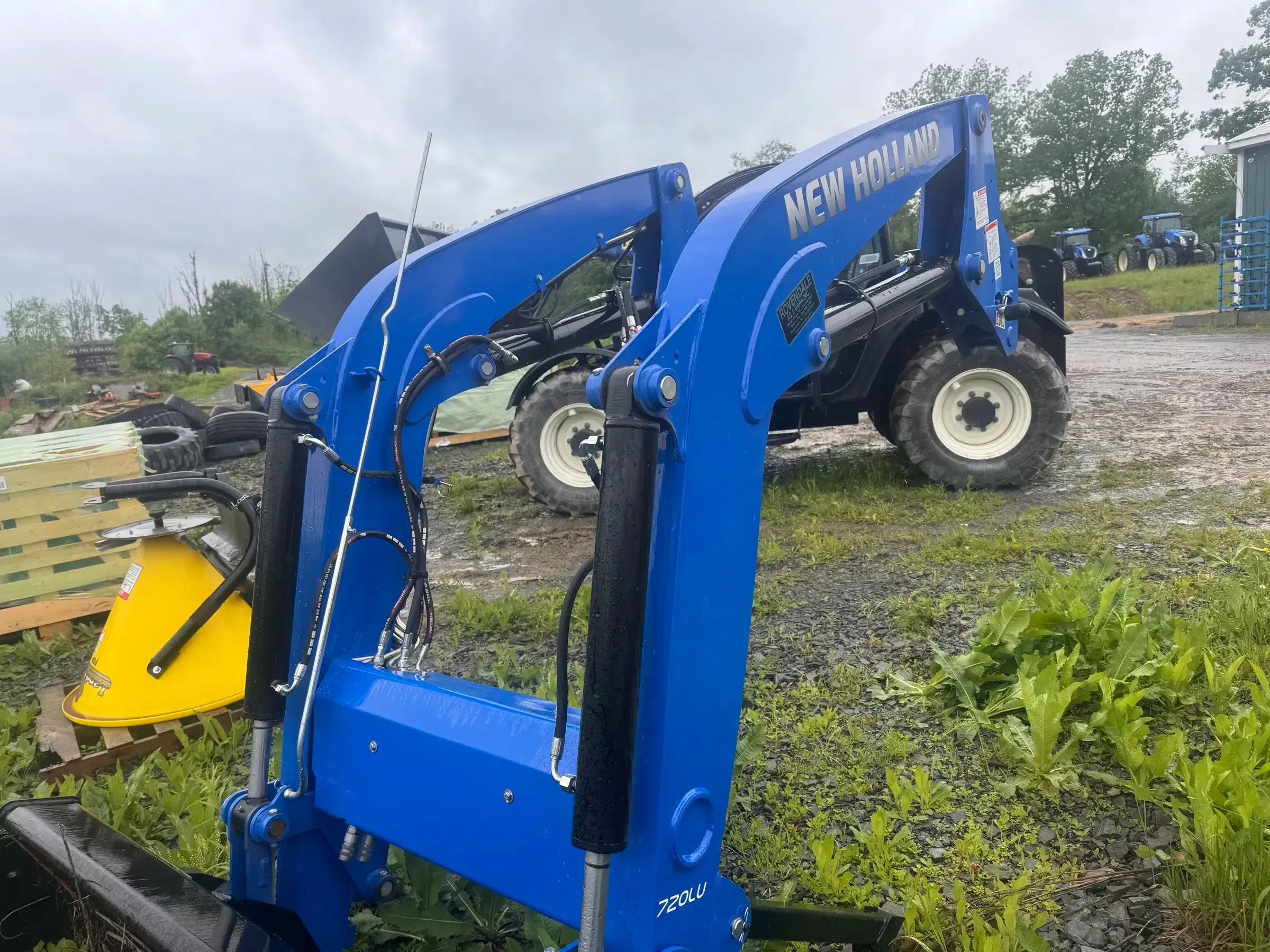 New Holland 720LU Equipment Image0