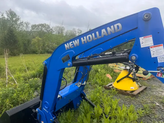 Image of New Holland 720LU equipment image 3