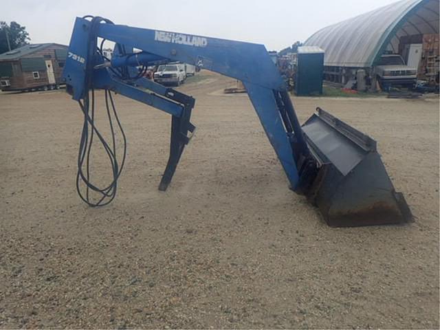 Image of New Holland 7312 equipment image 3