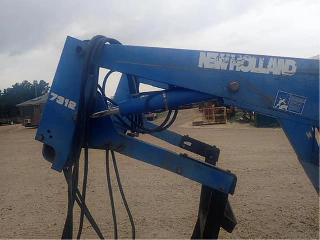 Image of New Holland 7312 equipment image 4