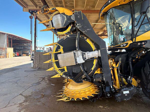 New Holland 750BFI Equipment Image0