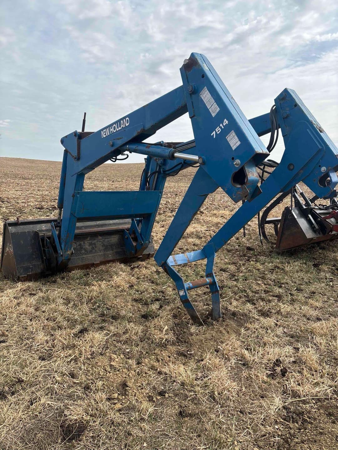 Image of New Holland 7514 Primary Image