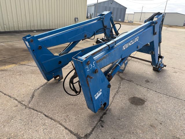 Image of New Holland 7514 equipment image 3