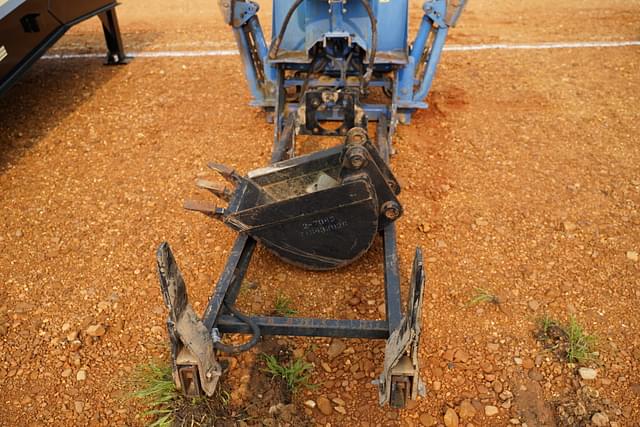 Image of New Holland 758C equipment image 3