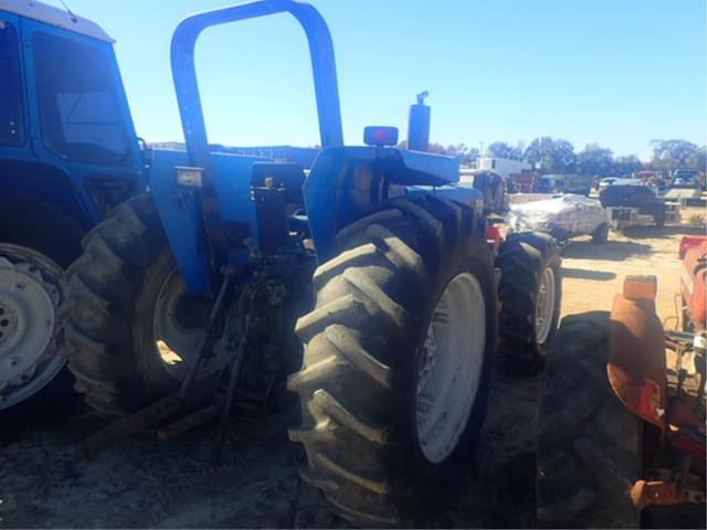 Image of New Holland 7610 equipment image 2