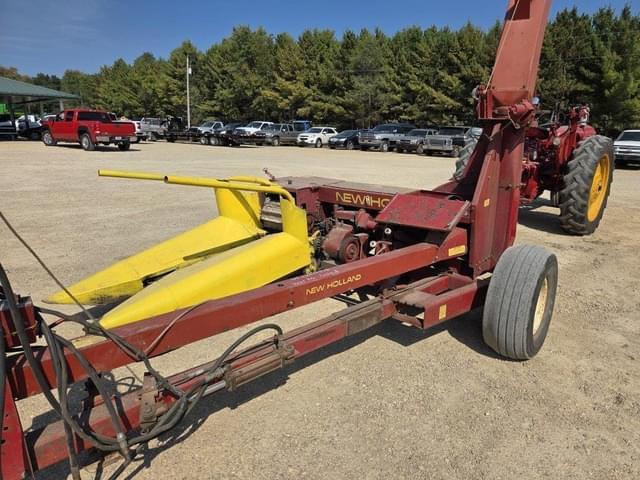 Image of New Holland 770 equipment image 2