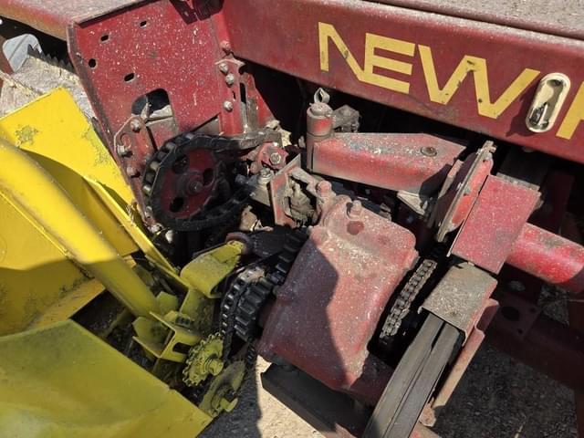 Image of New Holland 770 equipment image 1