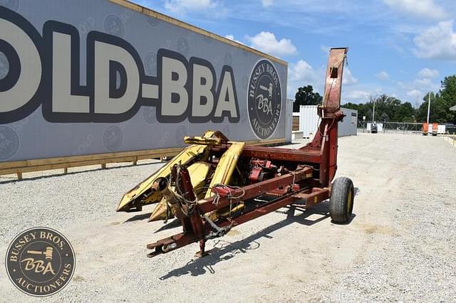 Image of New Holland 770 equipment image 2