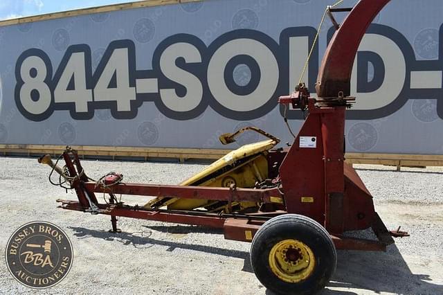 Image of New Holland 770 equipment image 4