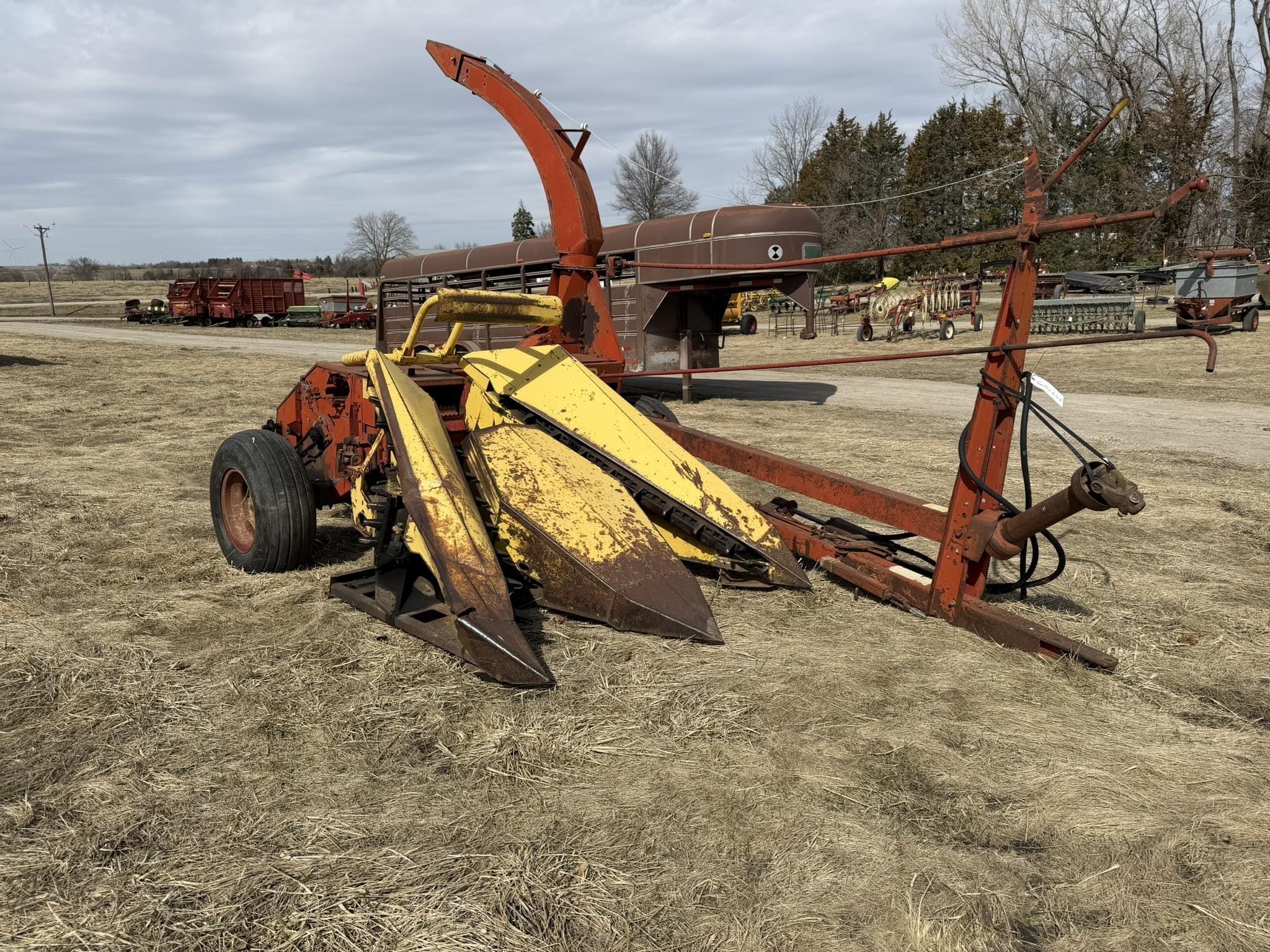 New Holland 770 Equipment Image0