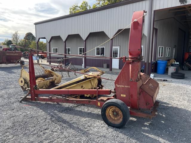 Image of New Holland 770 equipment image 4