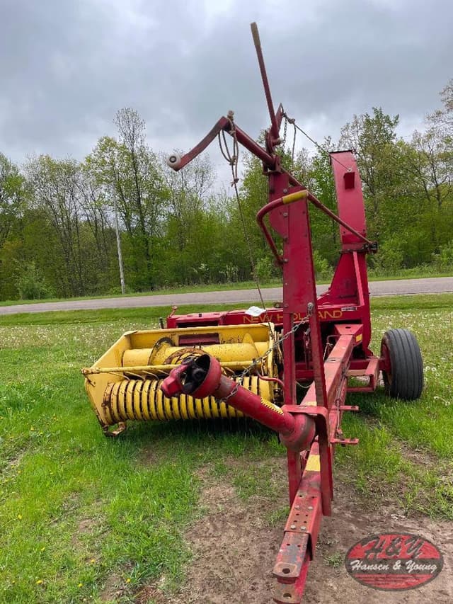 Image of New Holland 770 equipment image 1