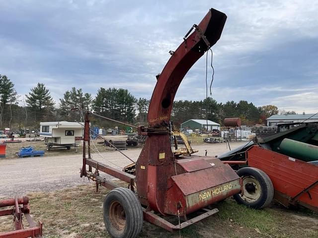 Image of New Holland 770 equipment image 4