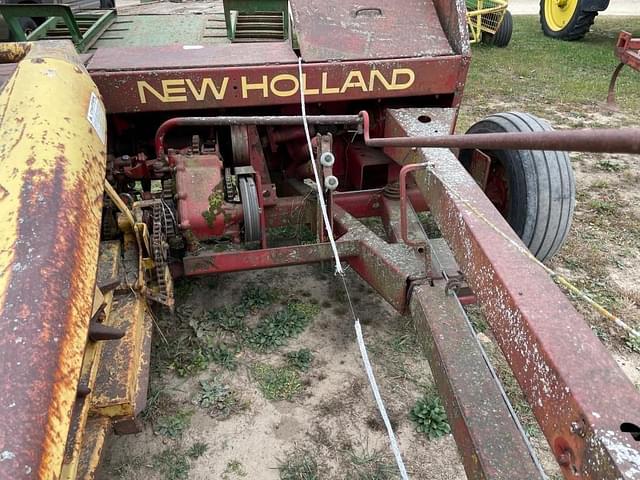 Image of New Holland 770 equipment image 2