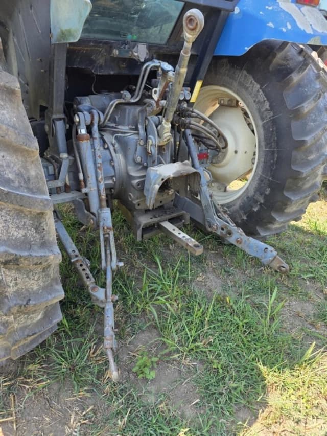 Image of New Holland 7740 equipment image 3