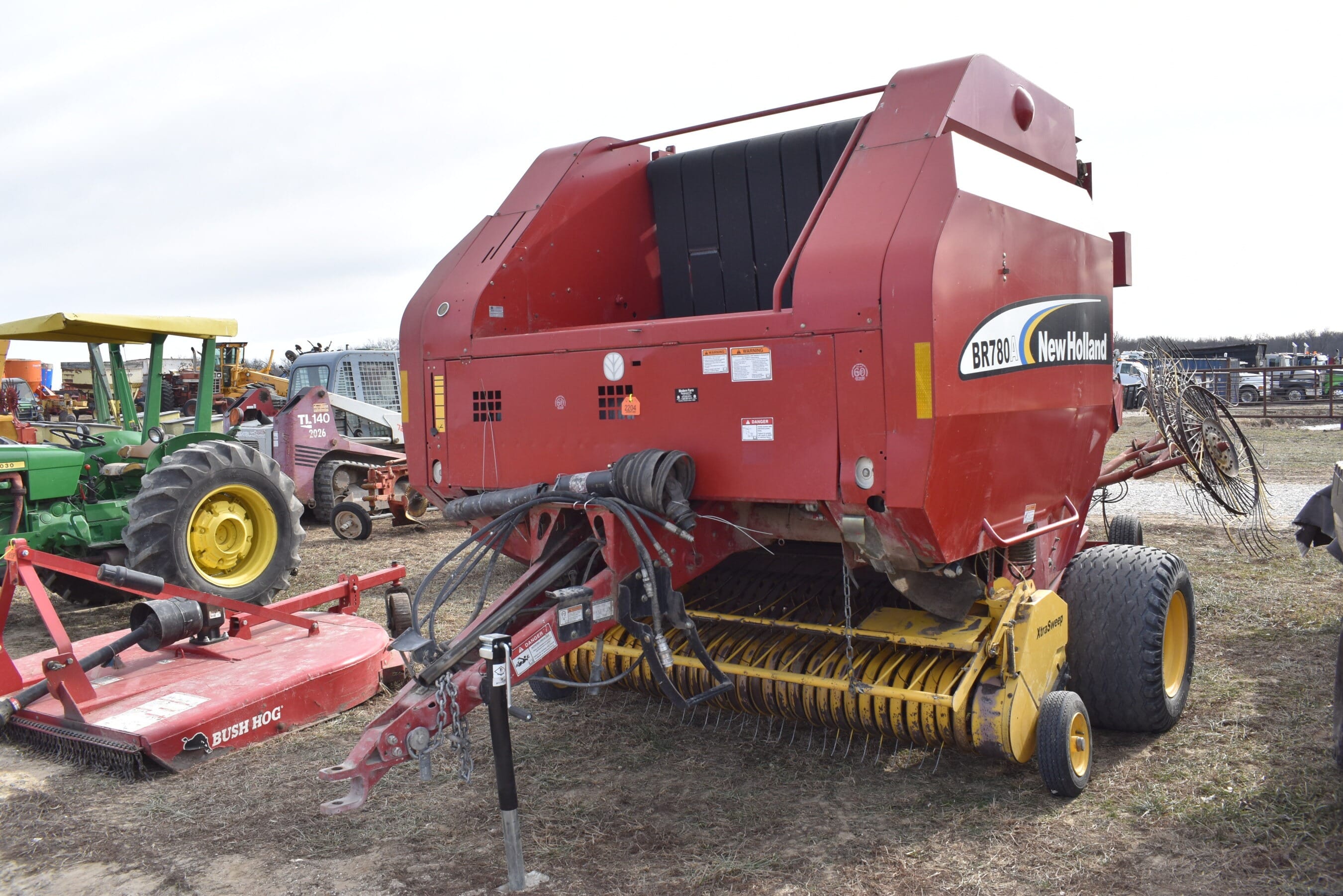 New Holland BR780 Equipment Image0