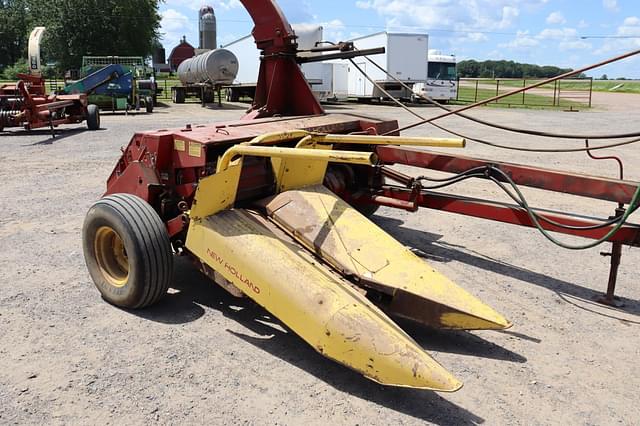 Image of New Holland 782 equipment image 3