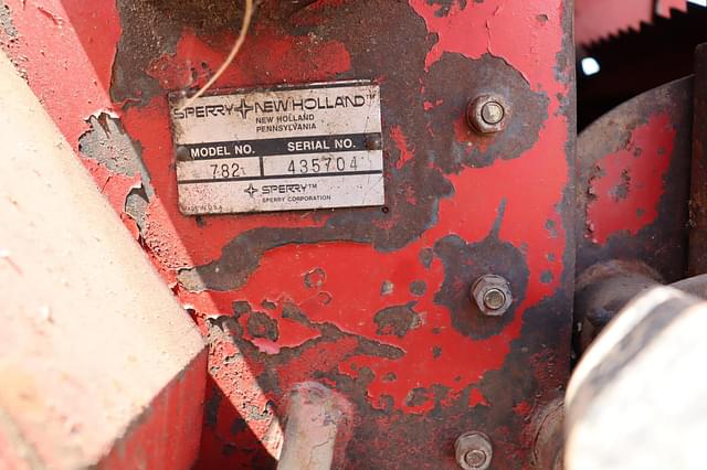 Image of New Holland 782 equipment image 4