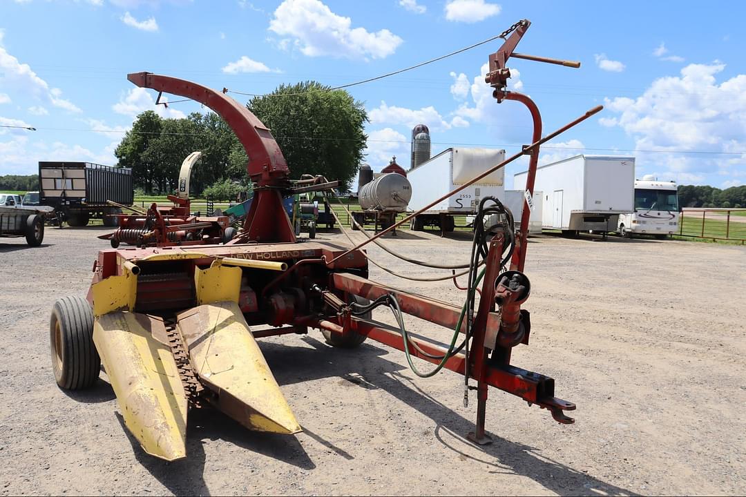 Image of New Holland 782 Primary image