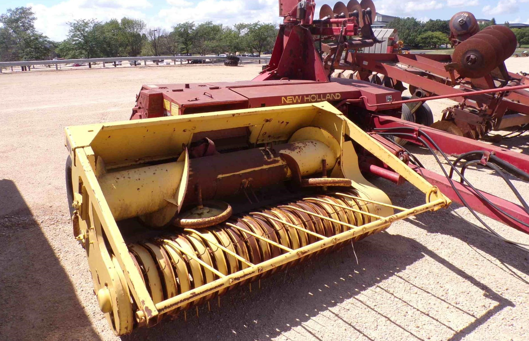 SOLD - New Holland 782 Lot No. b21f6507-181c-11ed-8bec-0246304ce823 ...