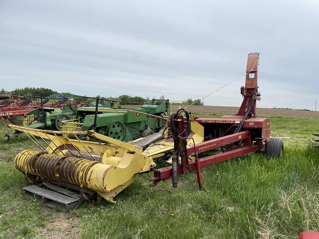 Image of New Holland 782 Primary image