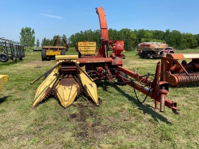 Image of New Holland 782 equipment image 1