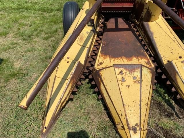 Image of New Holland 782 equipment image 3