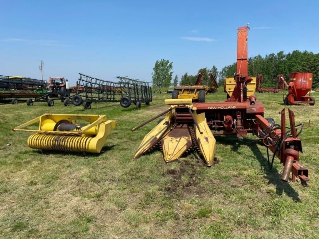 Image of New Holland 782 Primary image