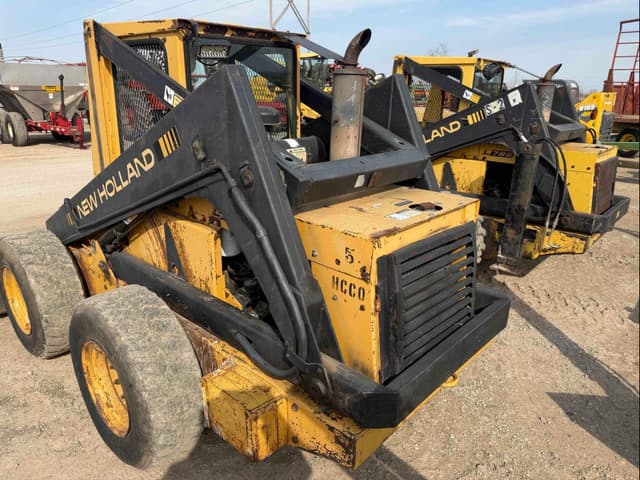 Image of New Holland L783 equipment image 4