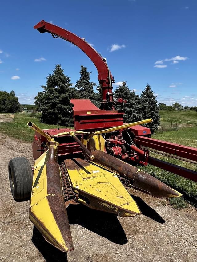 Image of New Holland 790 equipment image 2