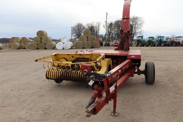 Image of New Holland 790 equipment image 1